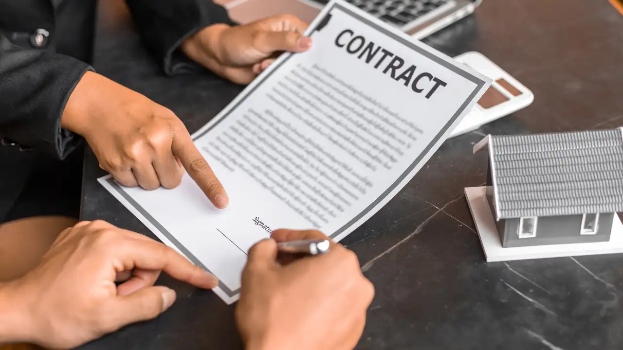 How Long Does a Commercial Property Stay Under Contract